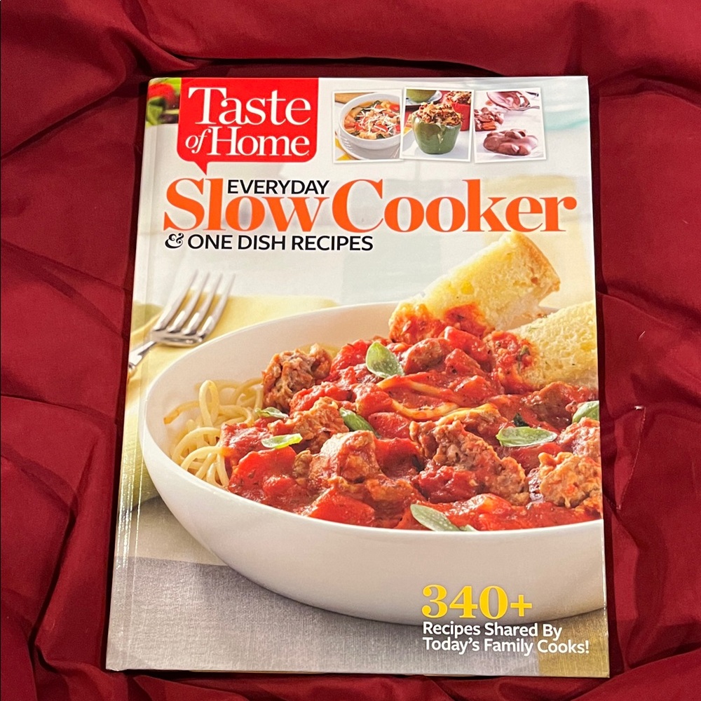 Taste of Home Slow Cooker & One Dish Recipes - Red Cover